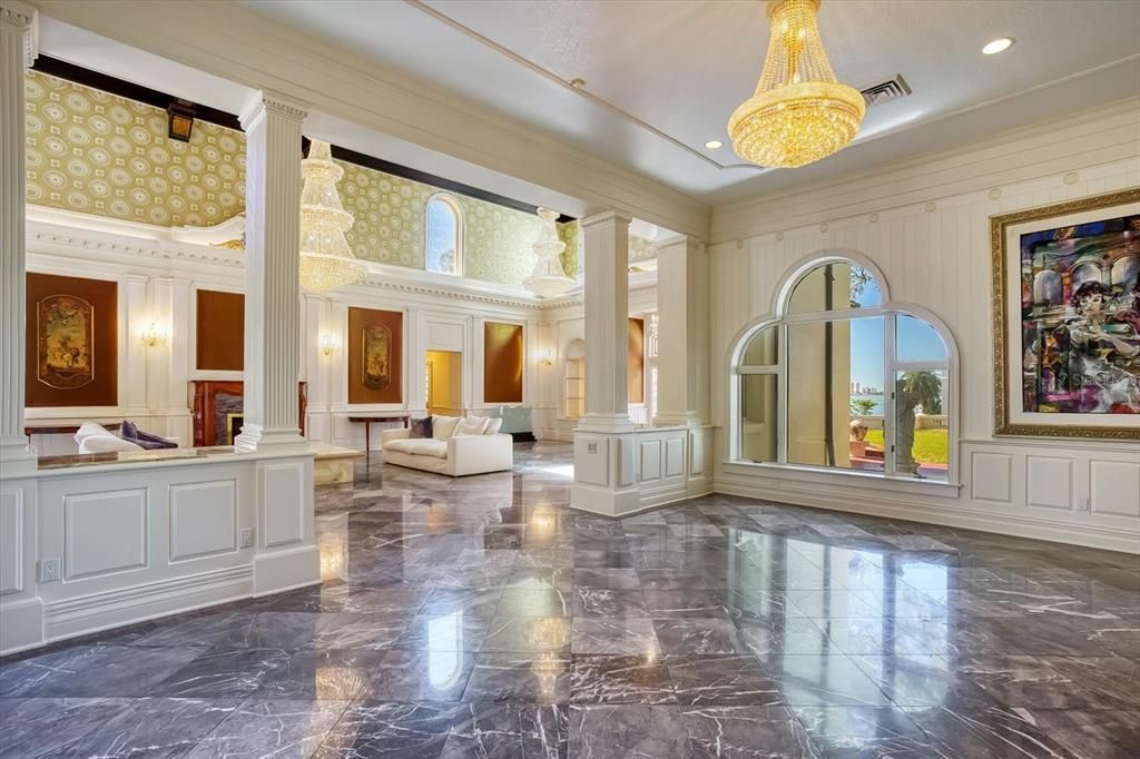 合同活跃: $13,500,000 (10 贝兹, 11 浴室, 16472 平方英尺)