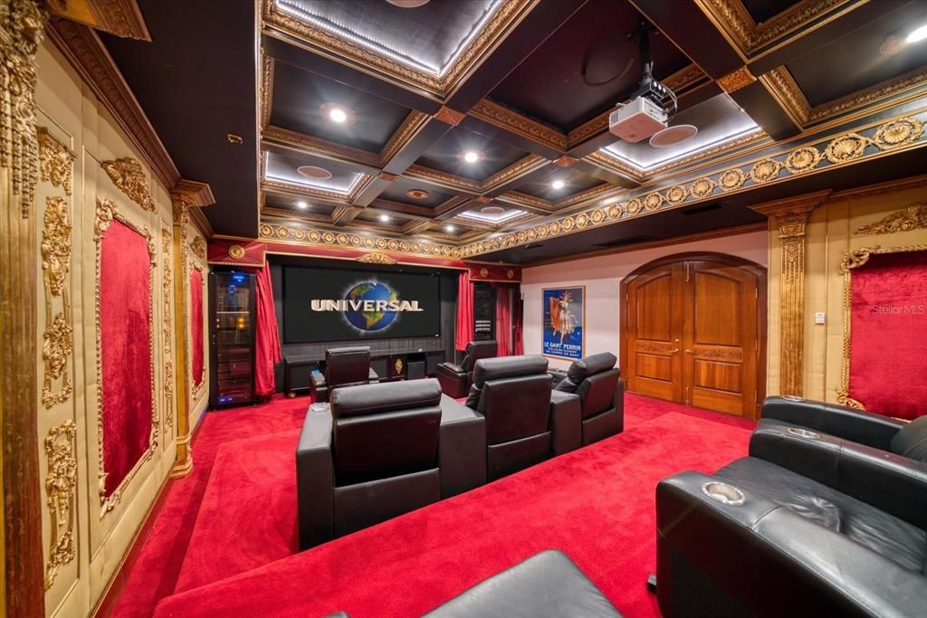 合同活跃: $13,500,000 (10 贝兹, 11 浴室, 16472 平方英尺)