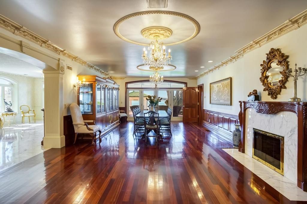 合同活跃: $13,500,000 (10 贝兹, 11 浴室, 16472 平方英尺)