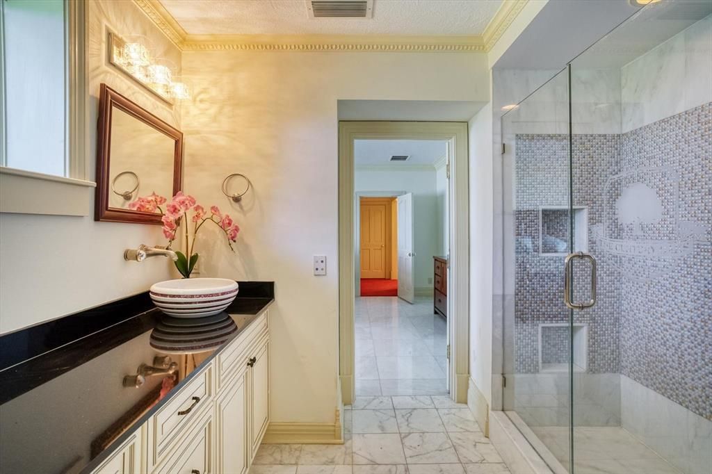 合同活跃: $13,500,000 (10 贝兹, 11 浴室, 16472 平方英尺)