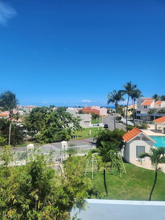 Active With Contract: $435,000 (3 beds, 2 baths, 2396 Square Feet)