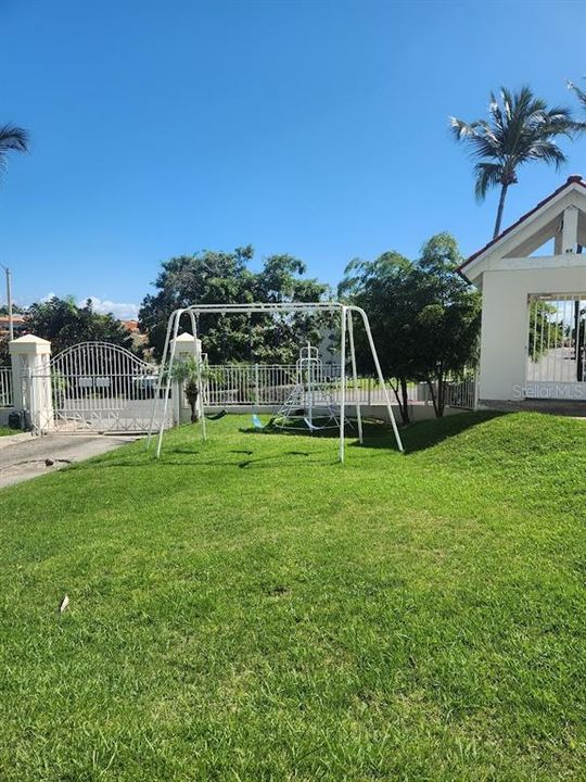 Active With Contract: $435,000 (3 beds, 2 baths, 2396 Square Feet)