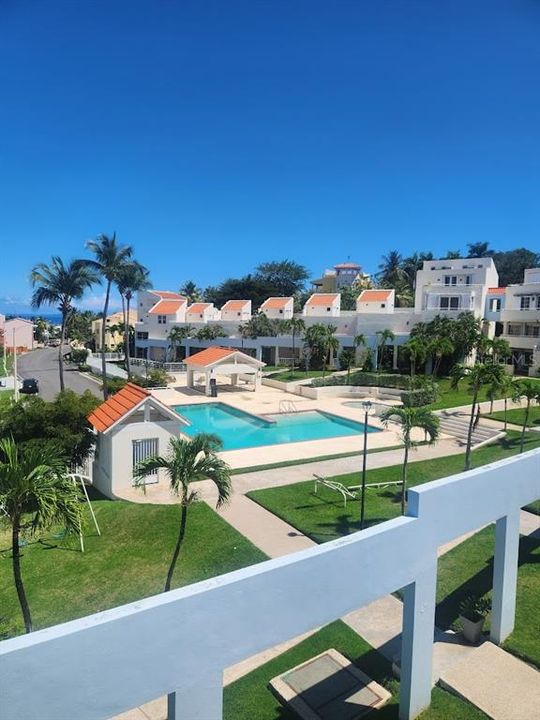 Active With Contract: $435,000 (3 beds, 2 baths, 2396 Square Feet)