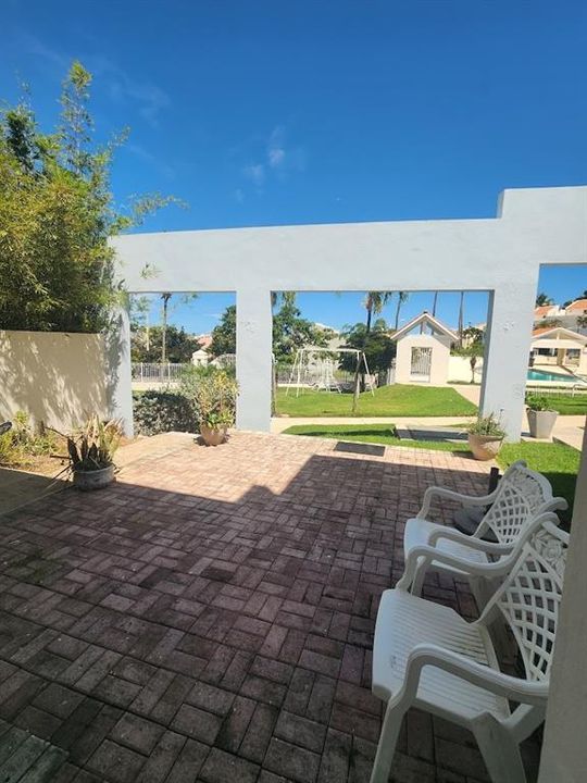 Active With Contract: $435,000 (3 beds, 2 baths, 2396 Square Feet)