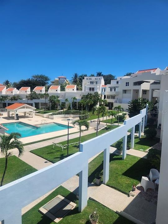 Active With Contract: $435,000 (3 beds, 2 baths, 2396 Square Feet)