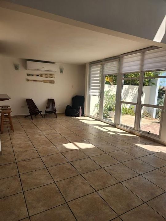 Active With Contract: $435,000 (3 beds, 2 baths, 2396 Square Feet)