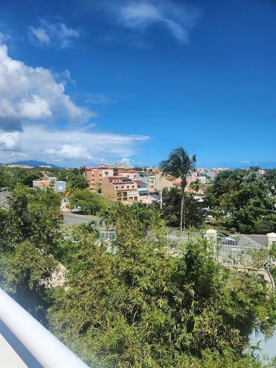 Active With Contract: $435,000 (3 beds, 2 baths, 2396 Square Feet)