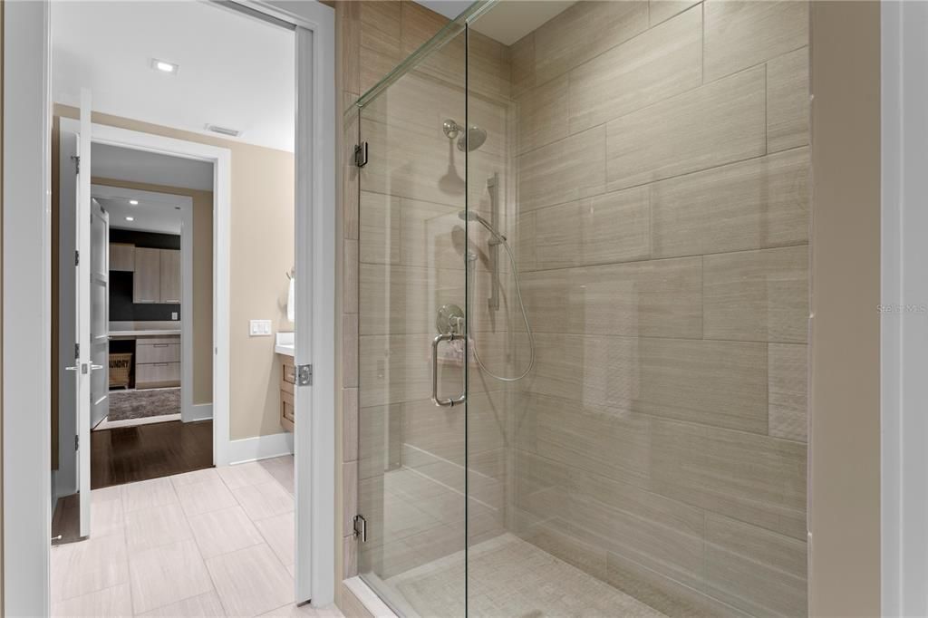 For Sale: $8,450,000 (5 beds, 6 baths, 7457 Square Feet)