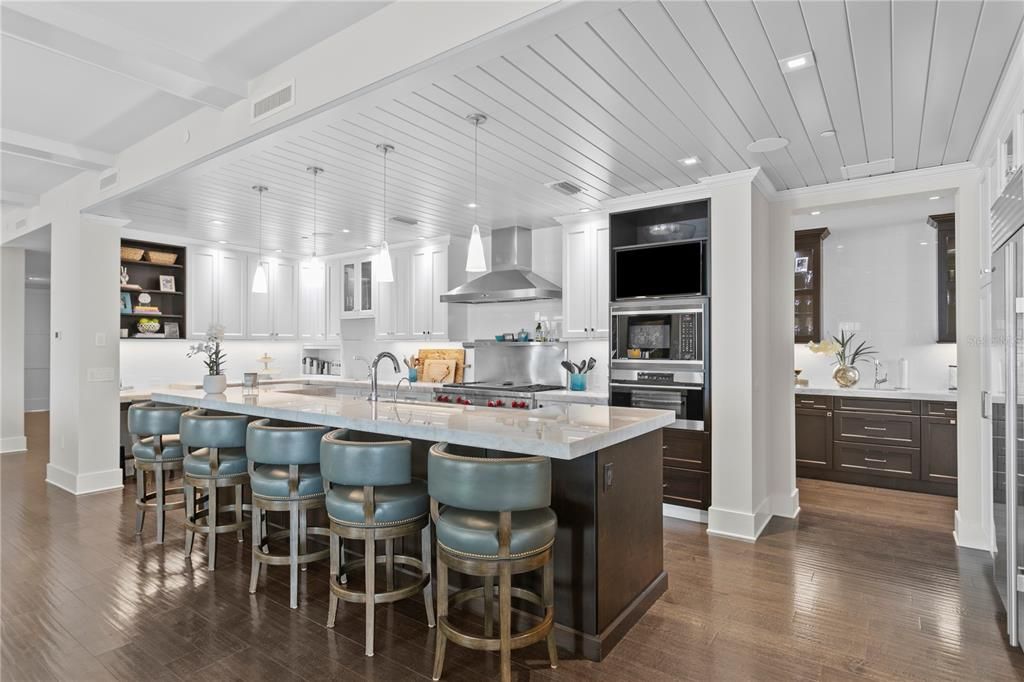 For Sale: $8,450,000 (5 beds, 6 baths, 7457 Square Feet)