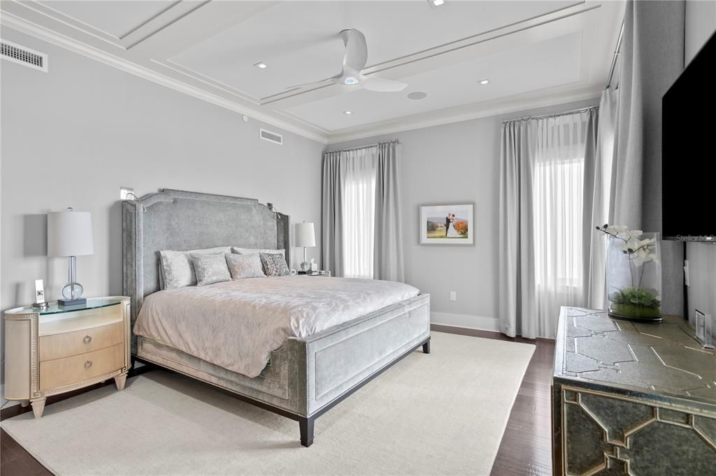 For Sale: $8,450,000 (5 beds, 6 baths, 7457 Square Feet)