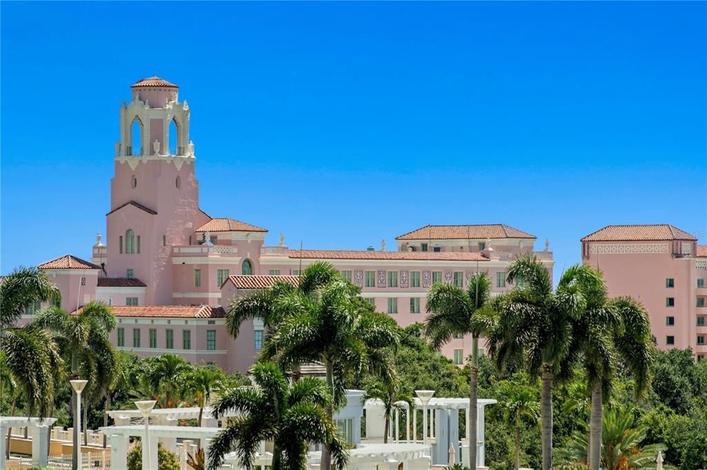 For Sale: $8,450,000 (5 beds, 6 baths, 7457 Square Feet)