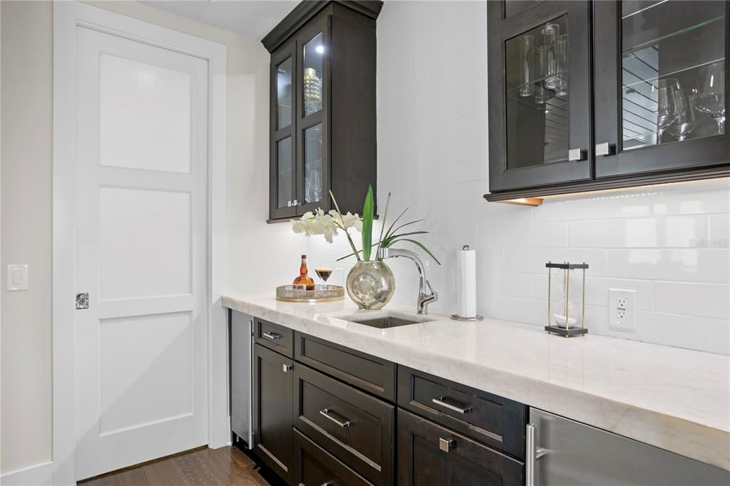 For Sale: $8,450,000 (5 beds, 6 baths, 7457 Square Feet)