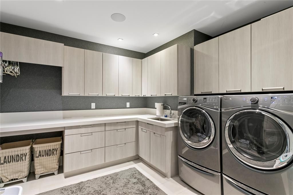 For Sale: $8,450,000 (5 beds, 6 baths, 7457 Square Feet)