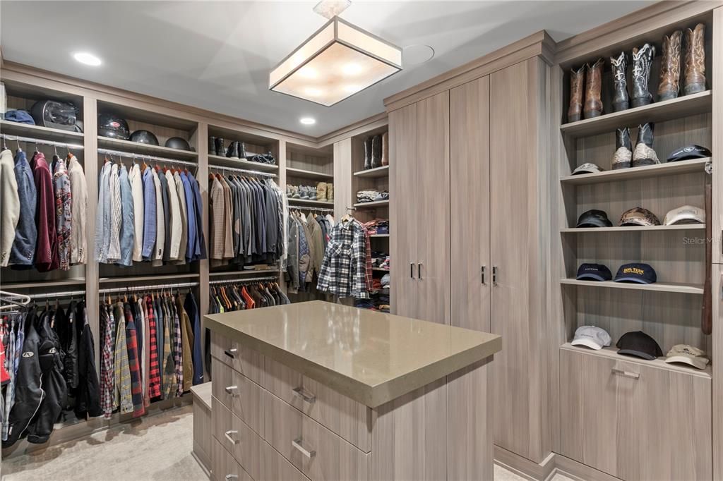 For Sale: $8,450,000 (5 beds, 6 baths, 7457 Square Feet)