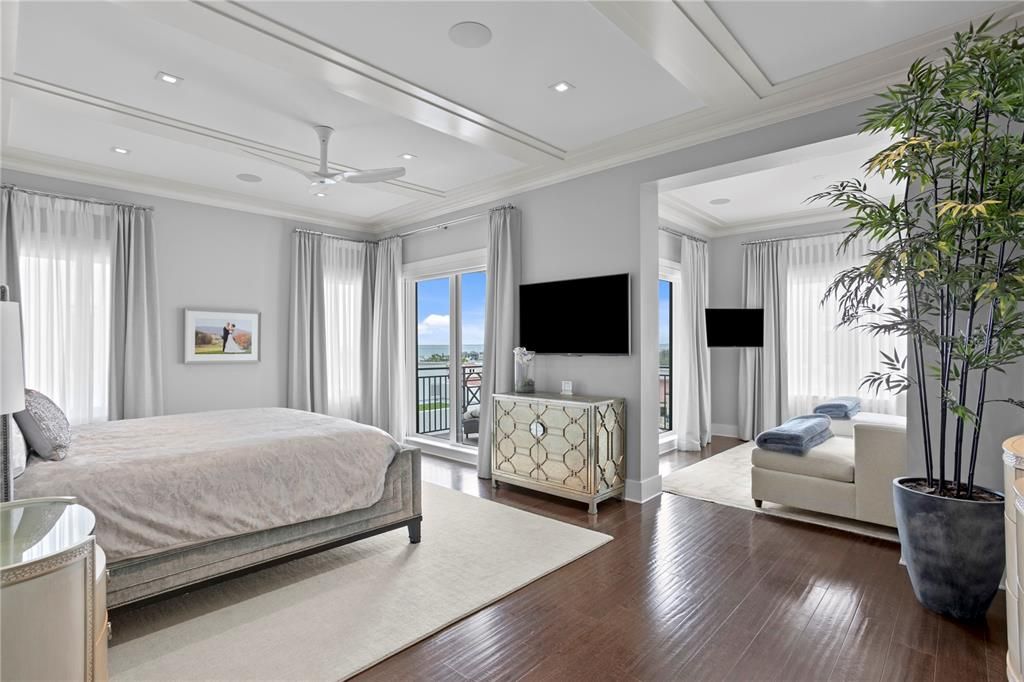 For Sale: $8,450,000 (5 beds, 6 baths, 7457 Square Feet)