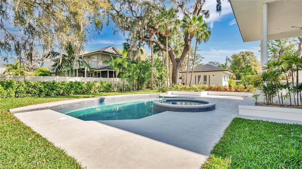 Active With Contract: $2,375,000 (5 beds, 4 baths, 4688 Square Feet)