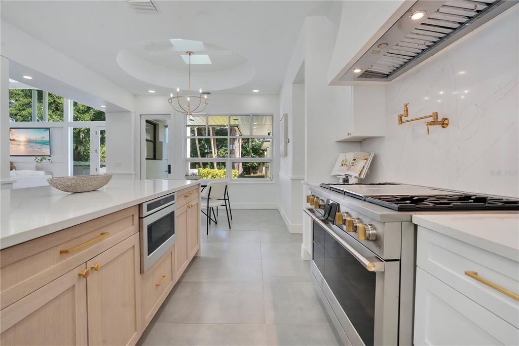 Active With Contract: $2,375,000 (5 beds, 4 baths, 4688 Square Feet)