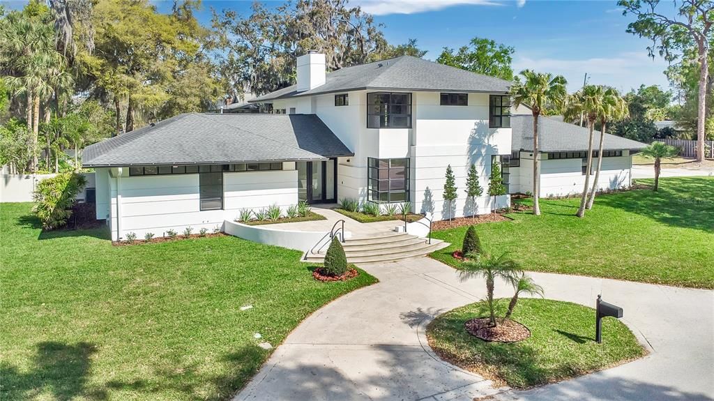 Active With Contract: $2,375,000 (5 beds, 4 baths, 4688 Square Feet)