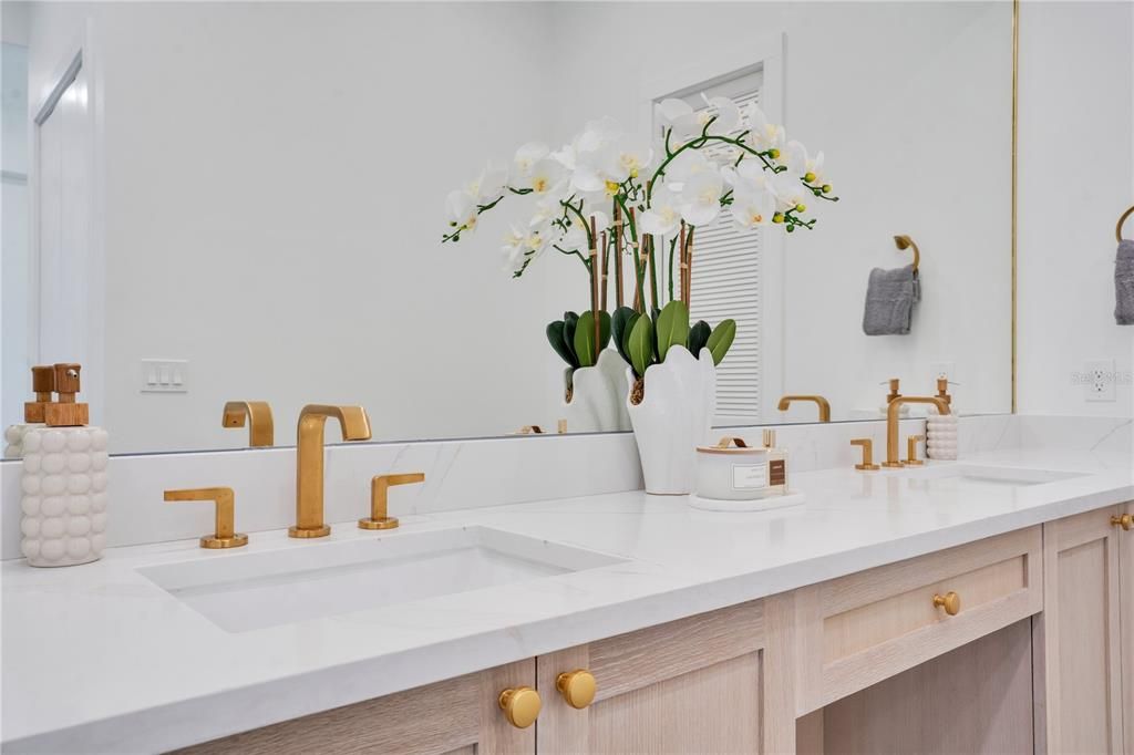 Active With Contract: $2,375,000 (5 beds, 4 baths, 4688 Square Feet)