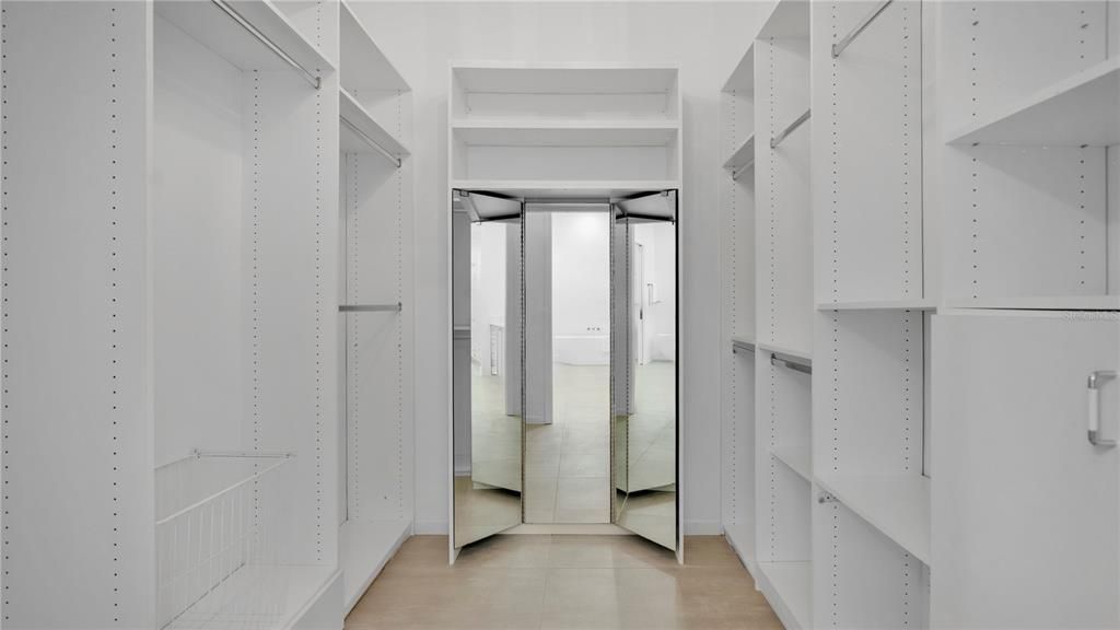 Active With Contract: $2,375,000 (5 beds, 4 baths, 4688 Square Feet)