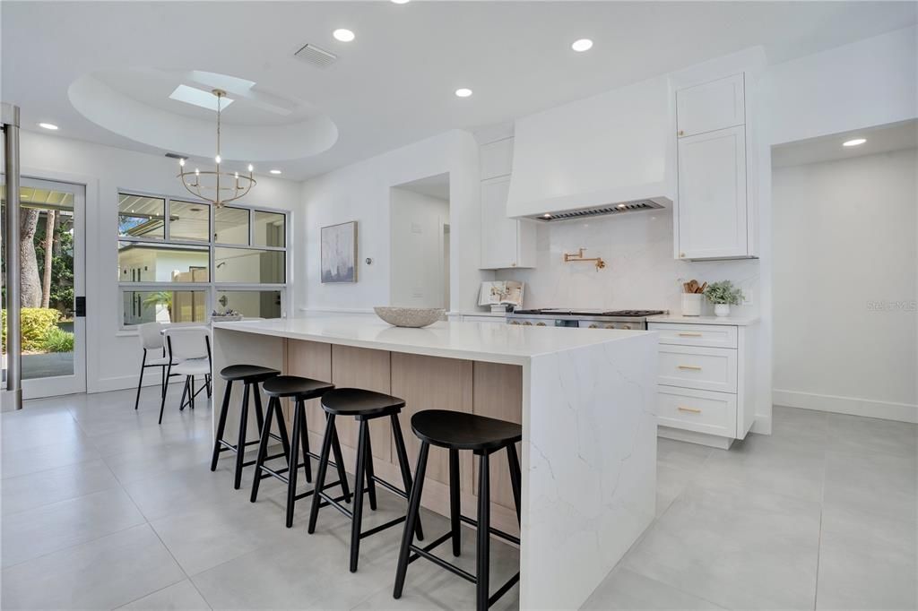 Active With Contract: $2,375,000 (5 beds, 4 baths, 4688 Square Feet)