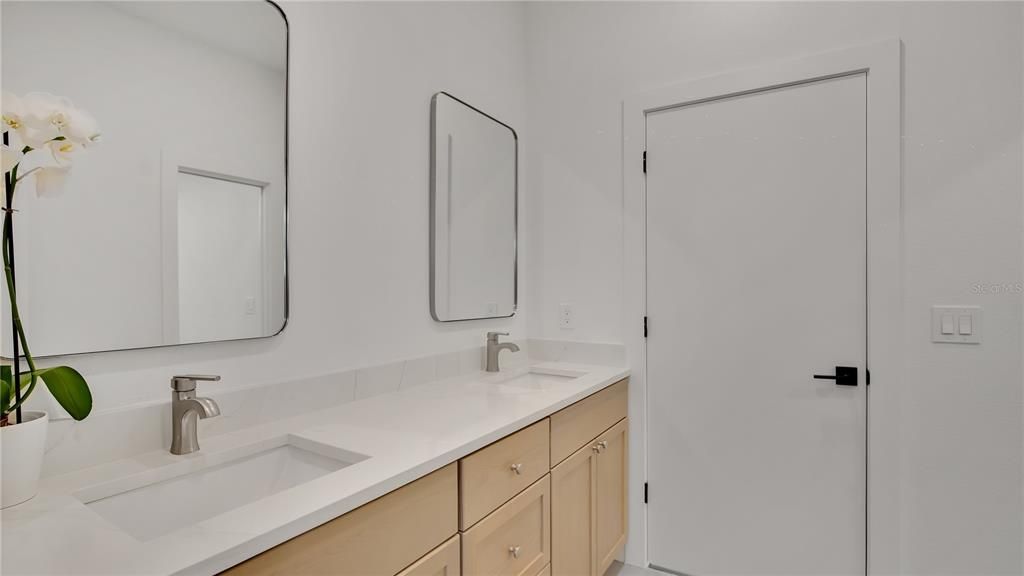 Active With Contract: $2,375,000 (5 beds, 4 baths, 4688 Square Feet)