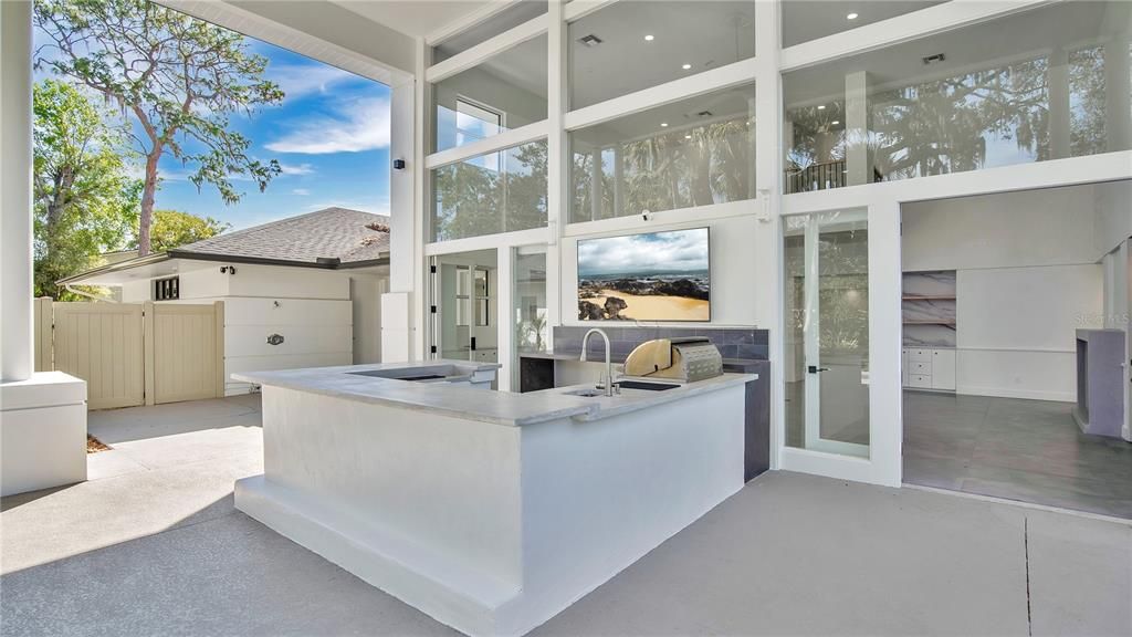 Active With Contract: $2,375,000 (5 beds, 4 baths, 4688 Square Feet)