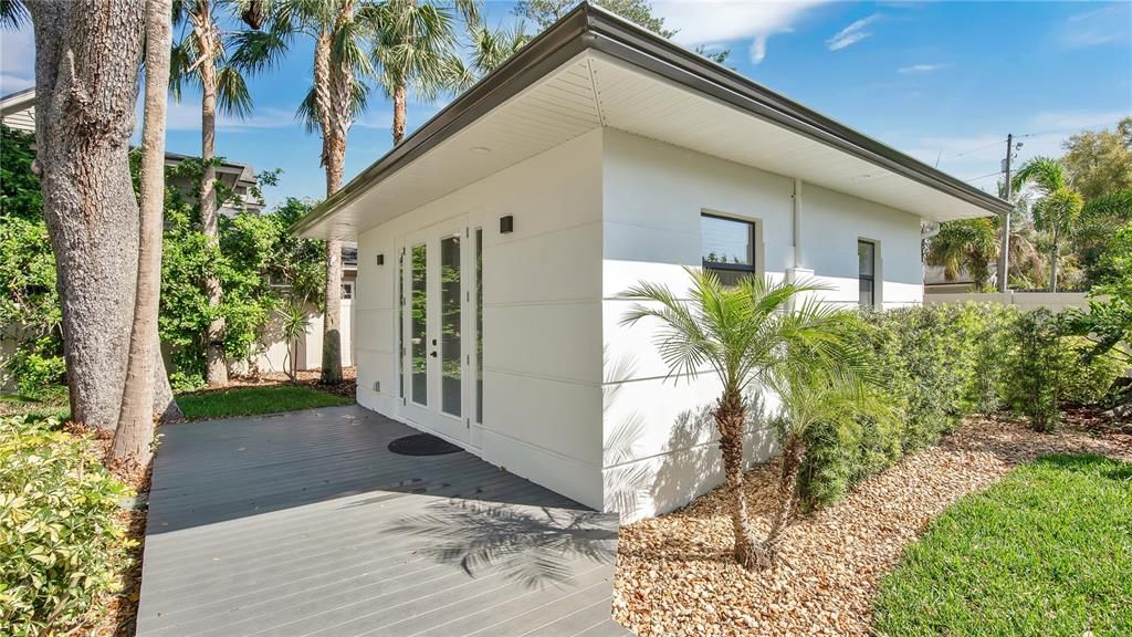 Active With Contract: $2,375,000 (5 beds, 4 baths, 4688 Square Feet)