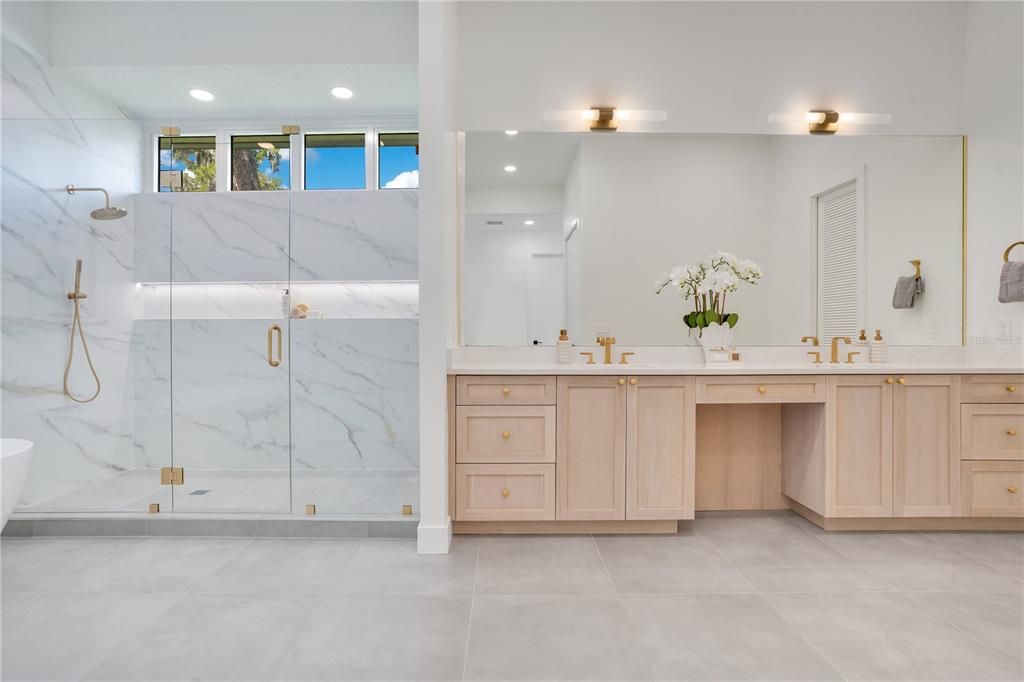 Active With Contract: $2,375,000 (5 beds, 4 baths, 4688 Square Feet)