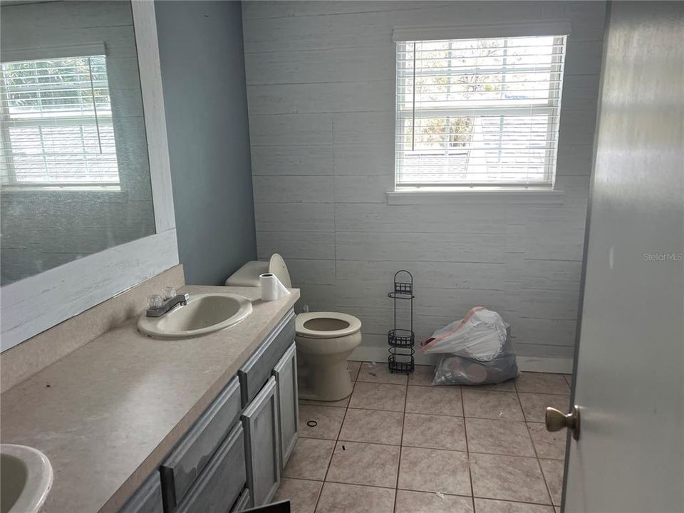 На продажу: $500,000 (5 спален, 3 ванн, 2584 Квадратных фут)