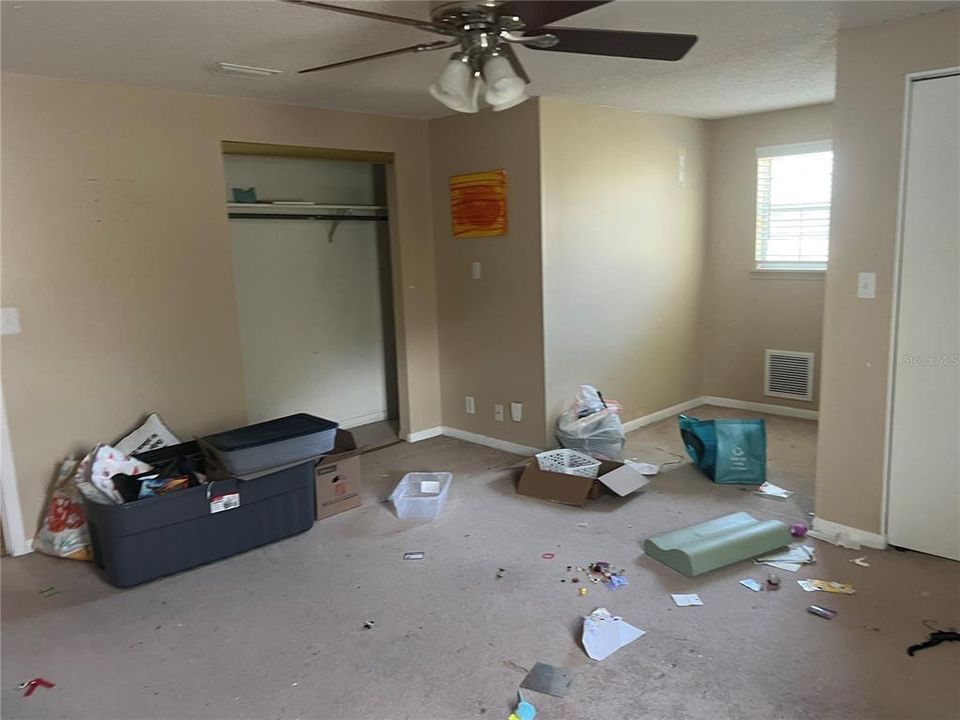 На продажу: $500,000 (5 спален, 3 ванн, 2584 Квадратных фут)