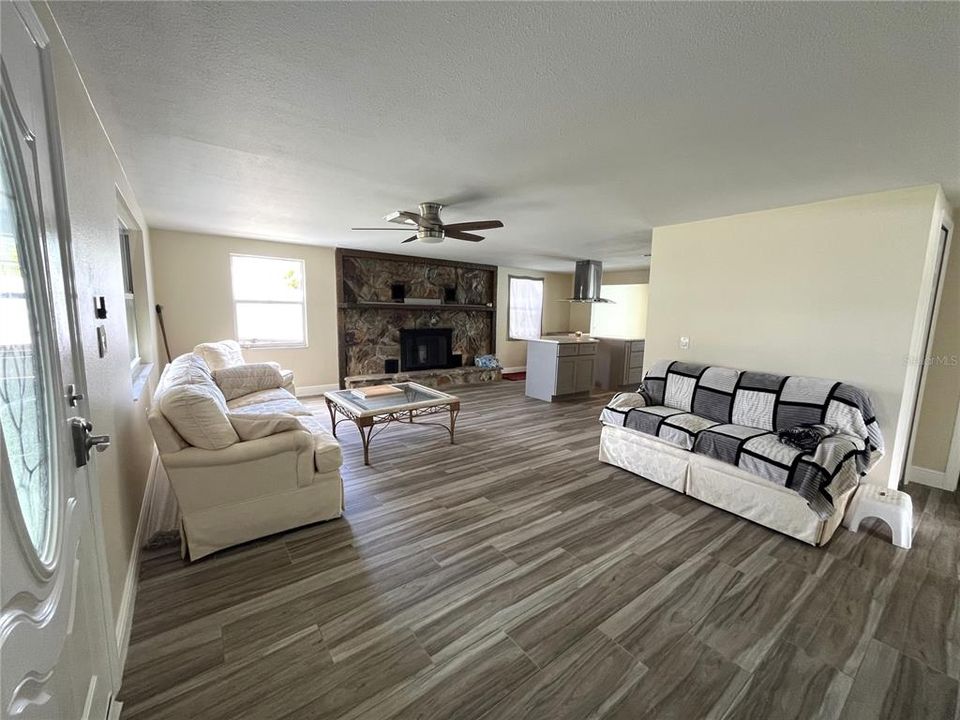 待售: $440,000 (3 贝兹, 2 浴室, 1444 平方英尺)