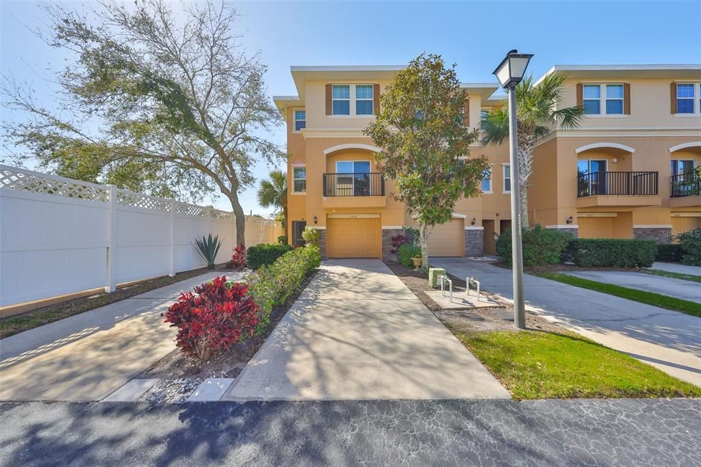 最近售出: $315,000 (2 贝兹, 2 浴室, 1612 平方英尺)