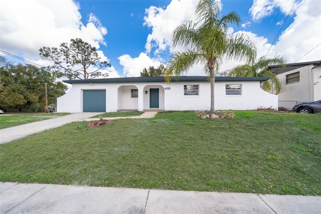 最近售出: $280,000 (3 贝兹, 2 浴室, 1369 平方英尺)