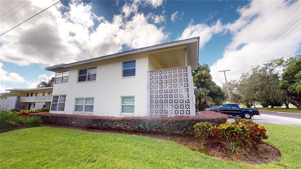 待售: $114,000 (2 贝兹, 1 浴室, 1016 平方英尺)