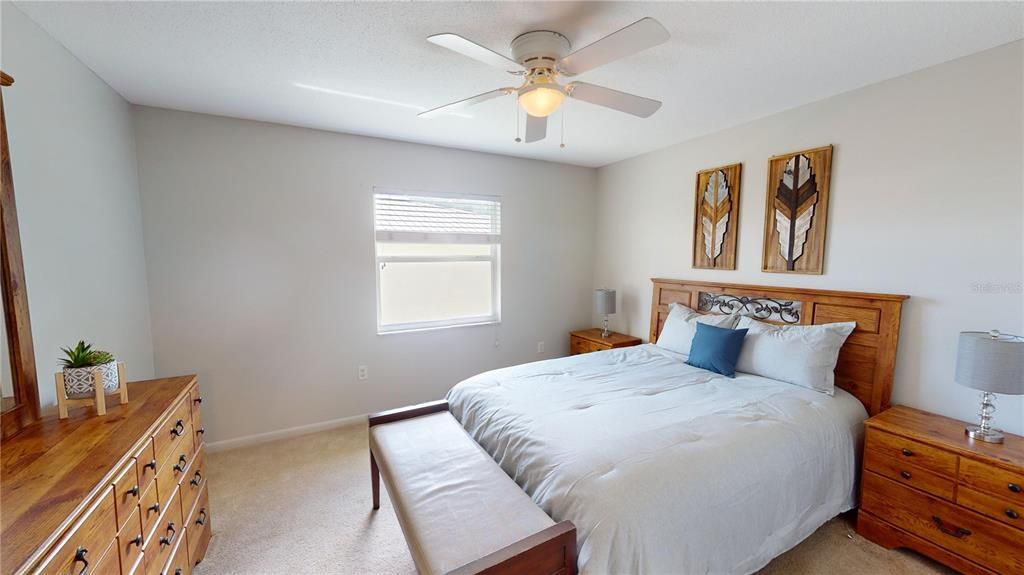 待售: $114,000 (2 贝兹, 1 浴室, 1016 平方英尺)