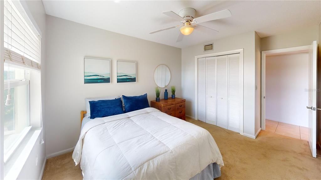 待售: $114,000 (2 贝兹, 1 浴室, 1016 平方英尺)