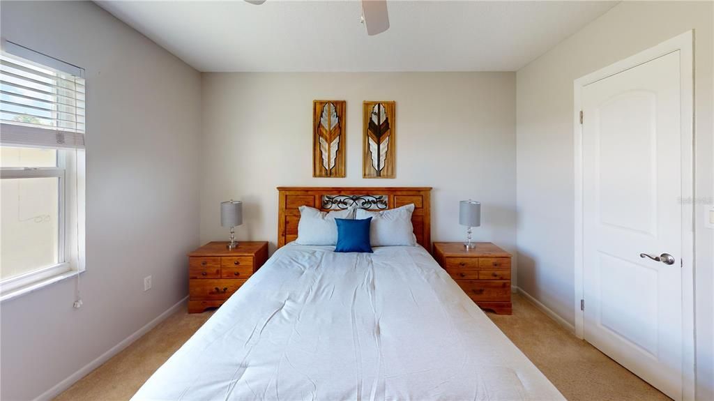 待售: $114,000 (2 贝兹, 1 浴室, 1016 平方英尺)