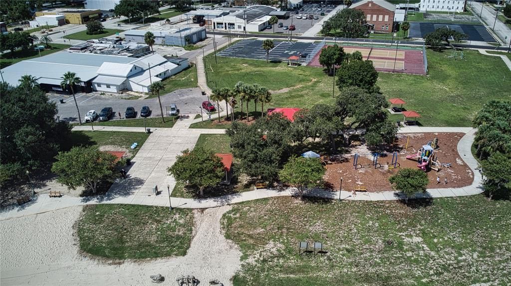 待售: $114,000 (2 贝兹, 1 浴室, 1016 平方英尺)