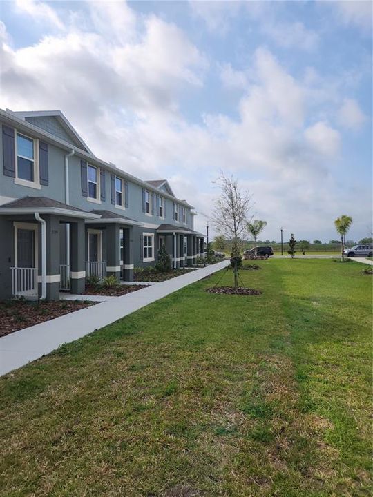 Recently Rented: $2,550 (3 beds, 2 baths, 1626 Square Feet)