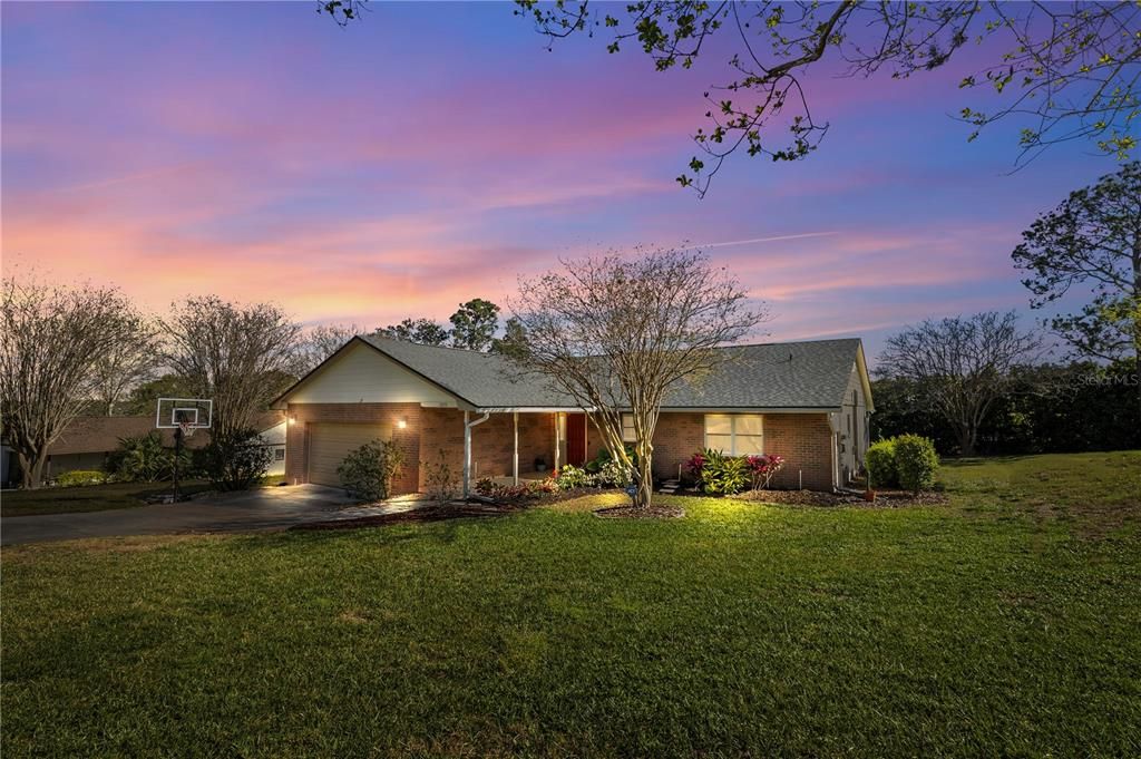 最近售出: $415,000 (3 贝兹, 2 浴室, 1825 平方英尺)