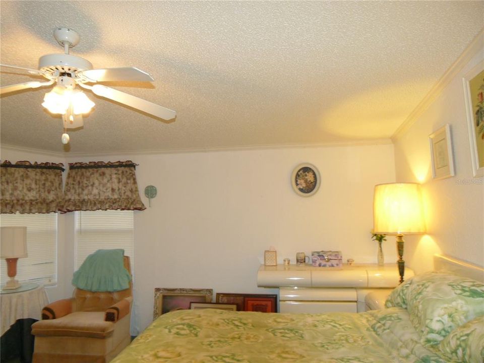 For Sale: $349,000 (3 beds, 2 baths, 1968 Square Feet)