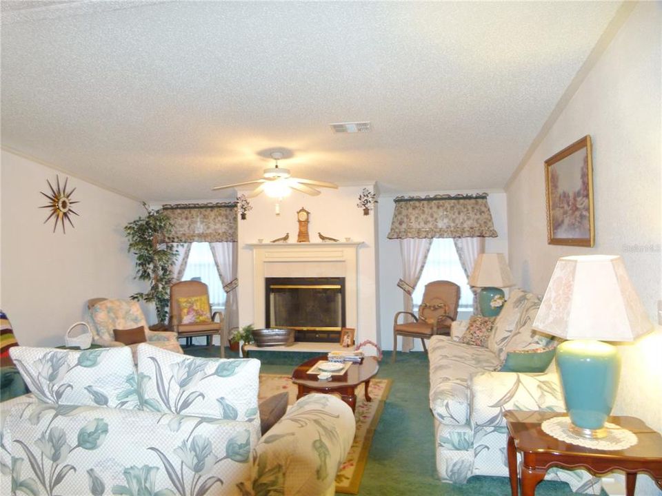 For Sale: $349,000 (3 beds, 2 baths, 1968 Square Feet)