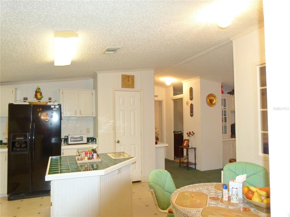 For Sale: $349,000 (3 beds, 2 baths, 1968 Square Feet)