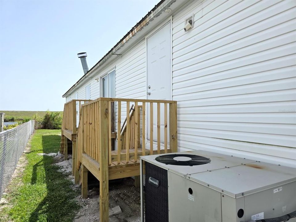 For Sale: $349,000 (3 beds, 2 baths, 1968 Square Feet)