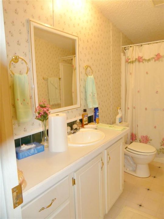 For Sale: $349,000 (3 beds, 2 baths, 1968 Square Feet)