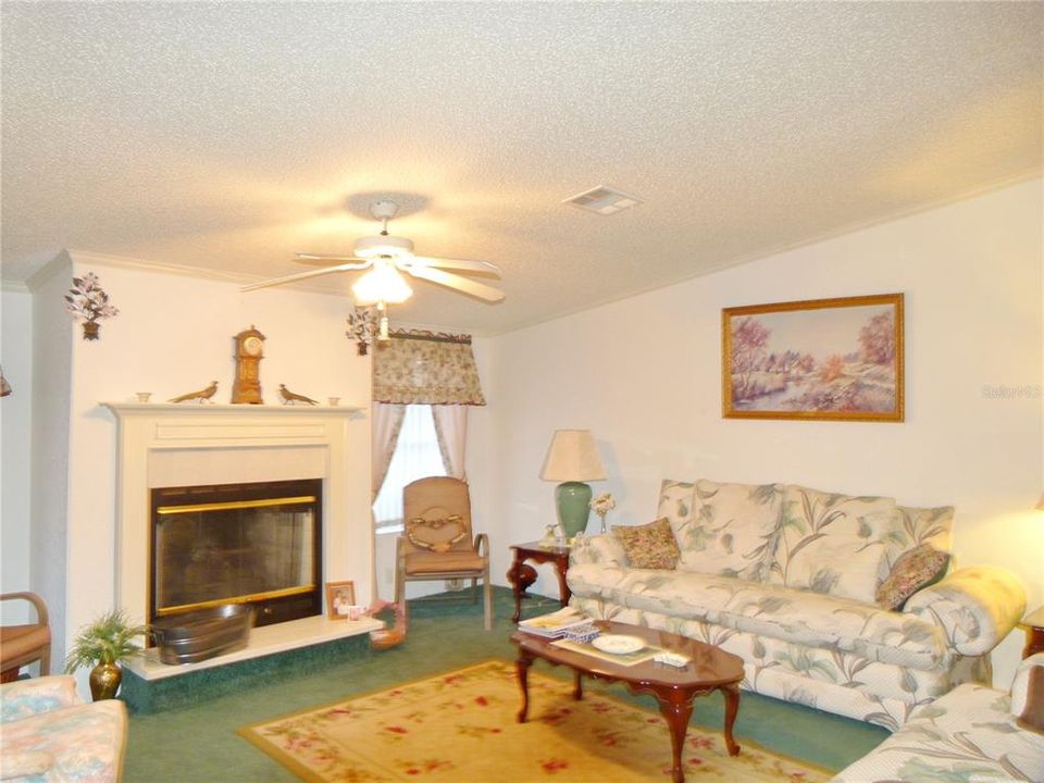 For Sale: $349,000 (3 beds, 2 baths, 1968 Square Feet)