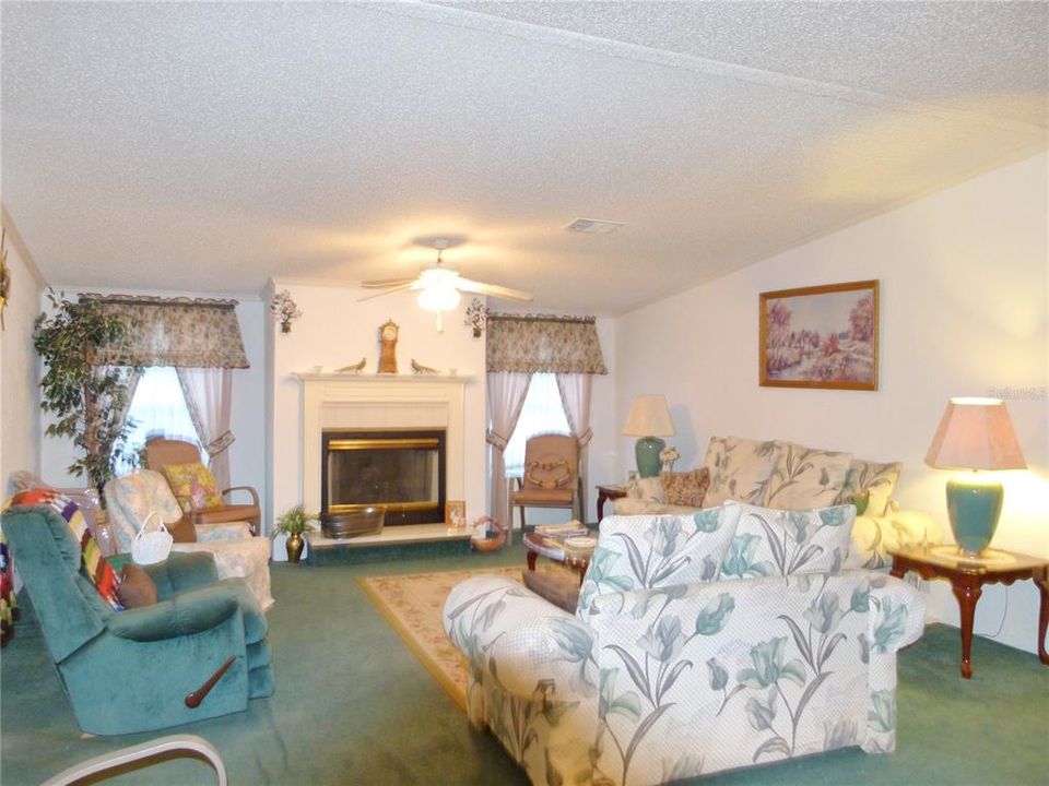 For Sale: $349,000 (3 beds, 2 baths, 1968 Square Feet)