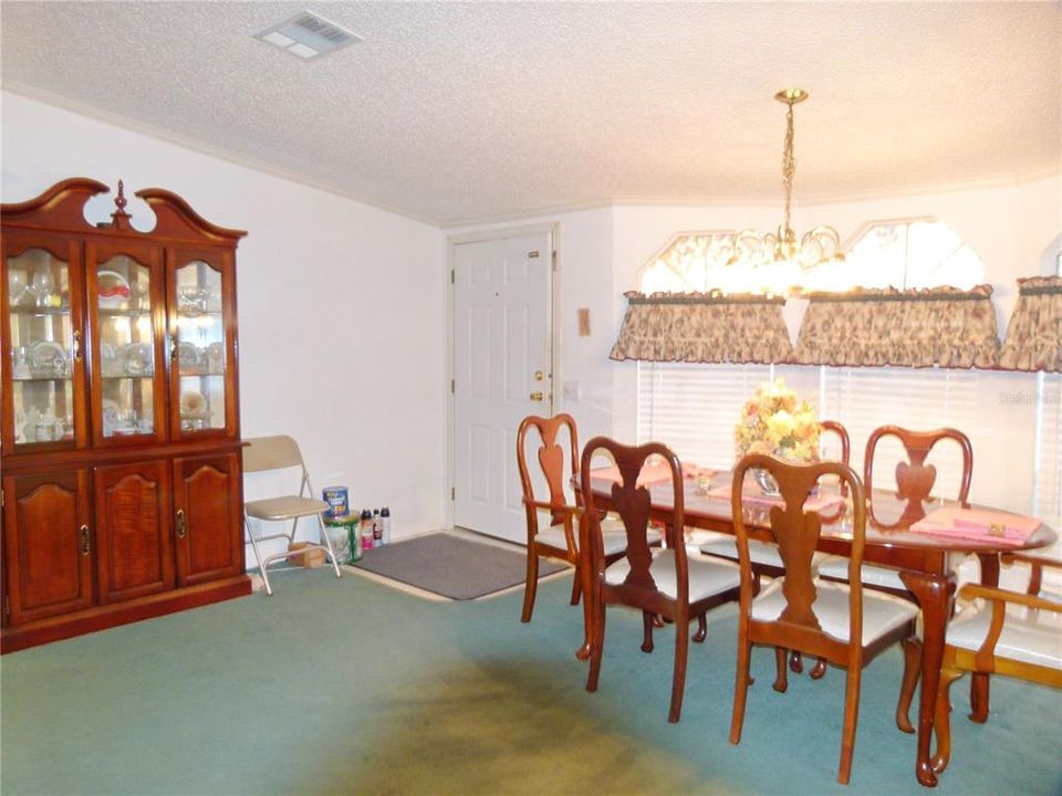 For Sale: $349,000 (3 beds, 2 baths, 1968 Square Feet)