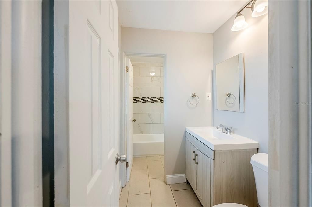 合同活跃: $225,000 (3 贝兹, 1 浴室, 1152 平方英尺)